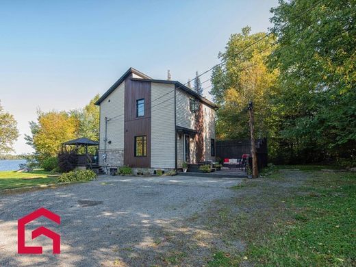 Landhuis in Val-d'Or, Abitibi-Témiscamingue