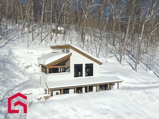 Country House in Nominingue, Laurentides