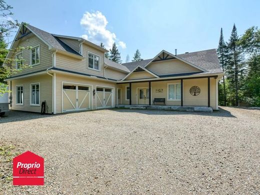 Country House in Mille-Isles, Laurentides