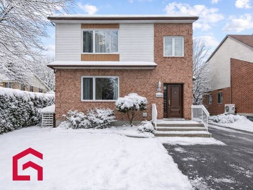 Country House in Longueuil, Montérégie