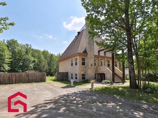 Propriété de campagne à Saint-Colomban, Laurentides