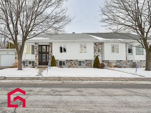 Country House in Longueuil, Montérégie