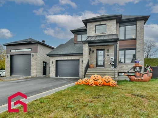 Εξοχική κατοικία σε Sainte-Marthe-sur-le-Lac, Laurentides