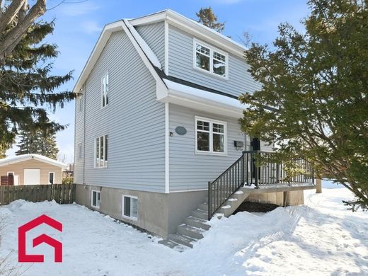 Landsitz in Longueuil, Montérégie