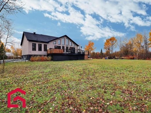 Casa de campo en Val-d'Or, Abitibi-Témiscamingue