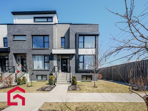 Country House in Candiac, Montérégie