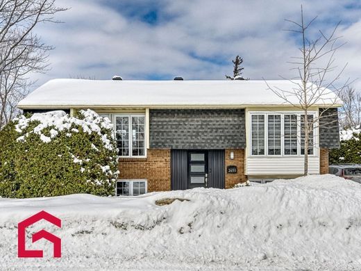 Country House in Sainte-Rose, Laval Region