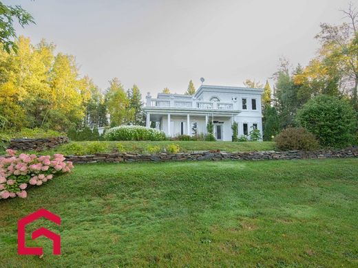 Landhuis in Val-d'Or, Abitibi-Témiscamingue