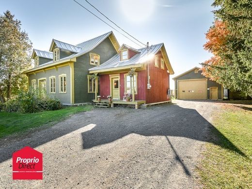 Propriété de campagne à Saint-Roch-de-l'Achigan, Lanaudière