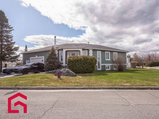 Country House in Val-d'Or, Abitibi-Témiscamingue