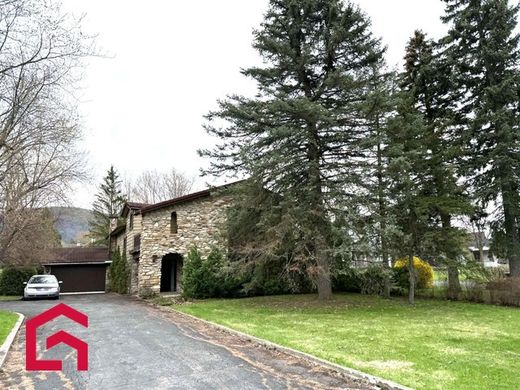 Casa de campo en Mont-Saint-Hilaire, Montérégie
