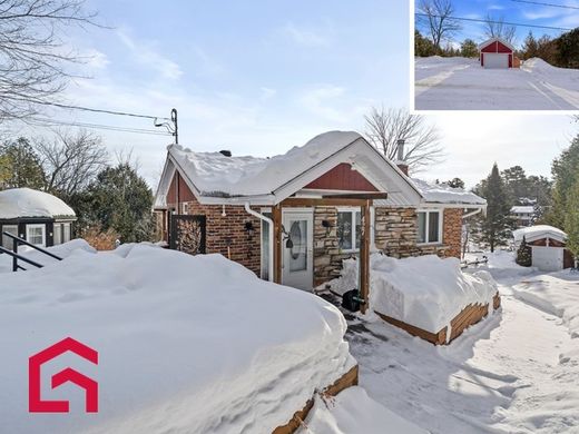 Country House in Saint-Colomban, Laurentides