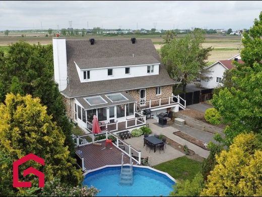 Landhuis in Sainte-Julie, Montérégie