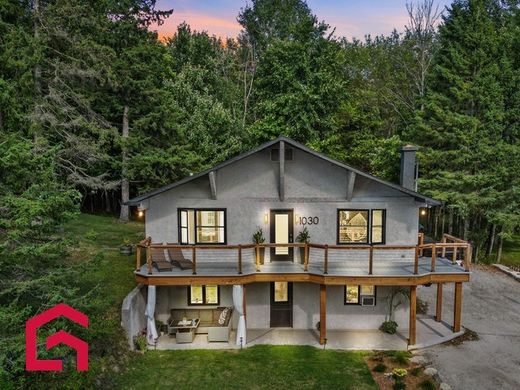 ‏בתי כפר ב  Prévost, Laurentides