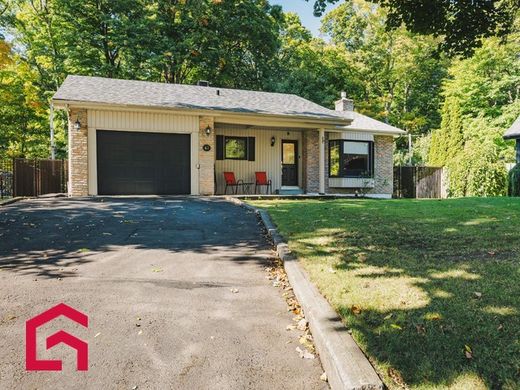 Landhuis in Kirkland, City of Montréal