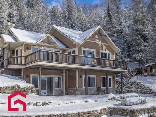 Country House in La Minerve, Laurentides