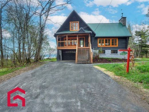Country House in Nominingue, Laurentides
