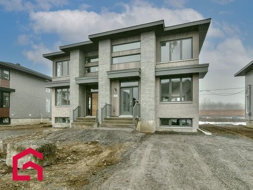 Εξοχική κατοικία σε Sainte-Marthe-sur-le-Lac, Laurentides