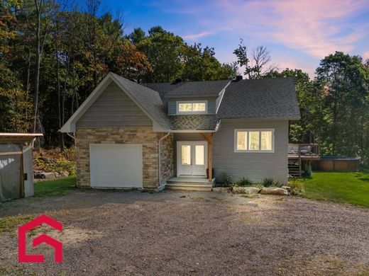 컨트리하우스 / Saint-Colomban, Laurentides