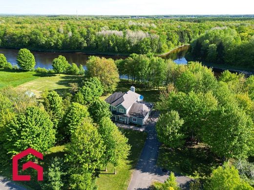Country House in Maddington Falls, Centre-du-Québec