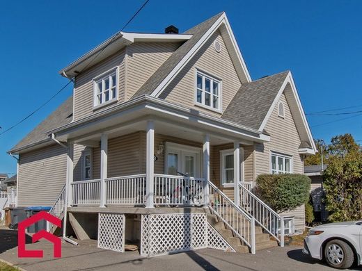 Εξοχική κατοικία σε Sainte-Marthe-sur-le-Lac, Laurentides