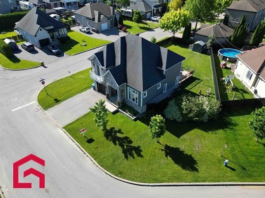 Загородный Дом, Salaberry-de-Valleyfield, Montérégie