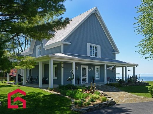Country House in Pointe-Biron, Montérégie