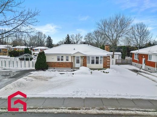 Sainte-Rose, Laval Regionのカントリーハウス