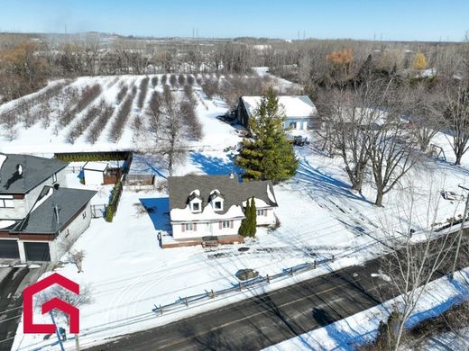 Casale a Laval, Laval Region