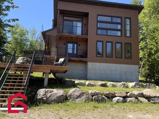 Country House in Nominingue, Laurentides