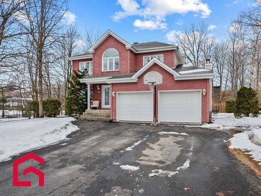 Köy evi Carignan, Montérégie