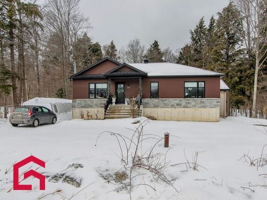 Landsitz in Sainte-Sophie, Laurentides