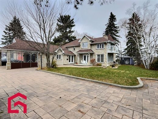 Country House in Val-d'Or, Abitibi-Témiscamingue