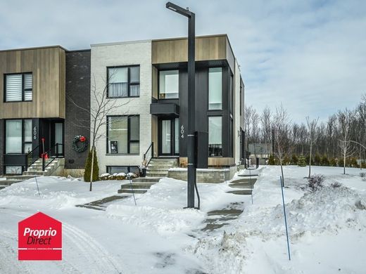 Country House in Sainte-Julie, Montérégie