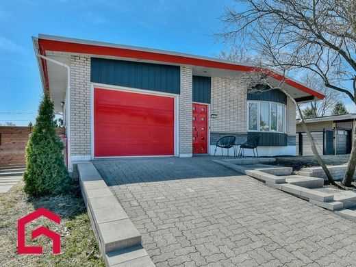 Загородный Дом, Sainte-Dorothée, Laval Region
