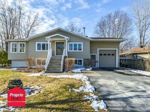 Country House in Saint-Marc-sur-Richelieu, Montérégie