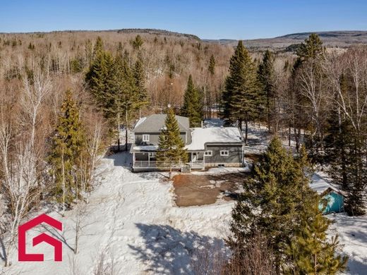 Country House in Mandeville, Lanaudière