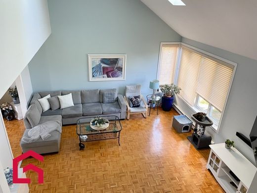 Country House in Brossard, Montérégie