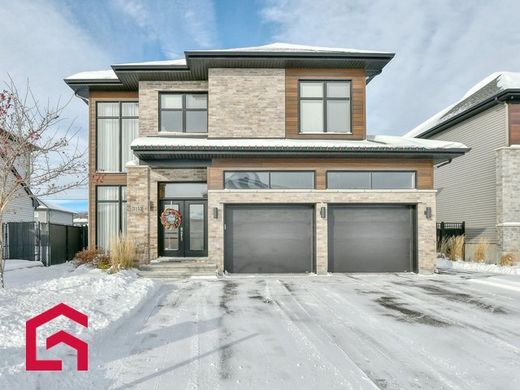 Country House in Sainte-Marthe-sur-le-Lac, Laurentides