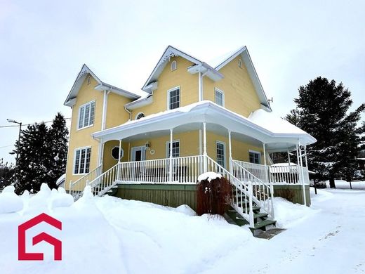 郊区住宅  Saguenay, Saguenay/Lac-Saint-Jean