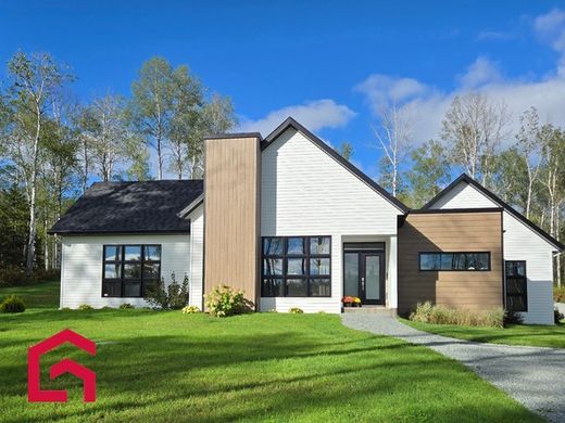 Landhuis in Rouyn-Noranda, Abitibi-Témiscamingue