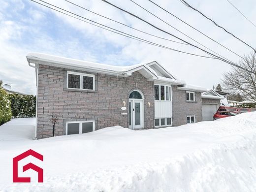 Загородный Дом, Varennes, Montérégie