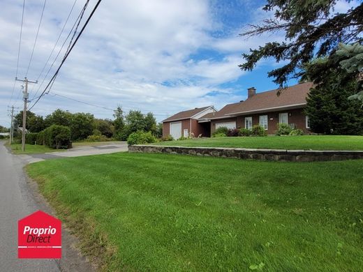 Casa de campo en Laval, Laval Region