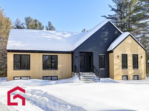 Country House in Saint-Colomban, Laurentides