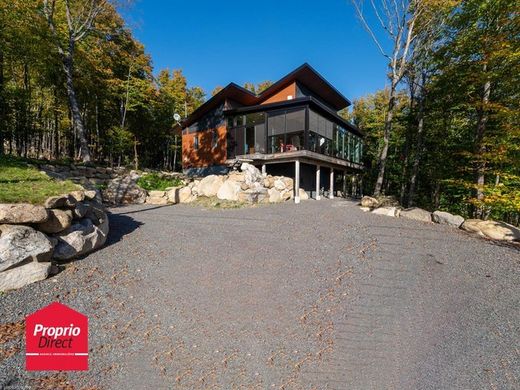 Casa de campo en Entrelacs, Lanaudière