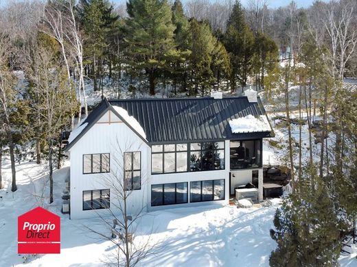 Country House in Sainte-Béatrix, Lanaudière