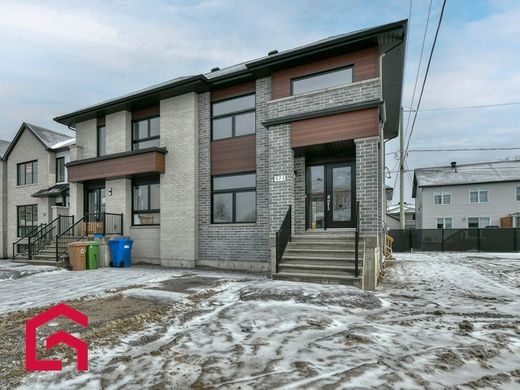 Propriété de campagne à Saint-Eustache, Laurentides