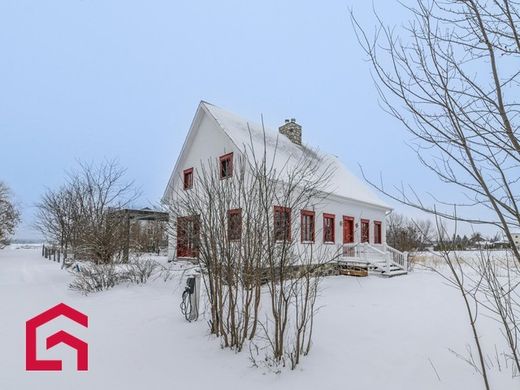 Country House in Saint-Marc-sur-Richelieu, Montérégie