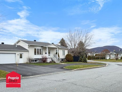 Country House in Saint-Jean-Baptiste, Montérégie