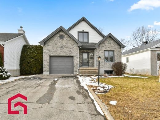 Country House in Otterburn Park, Montérégie